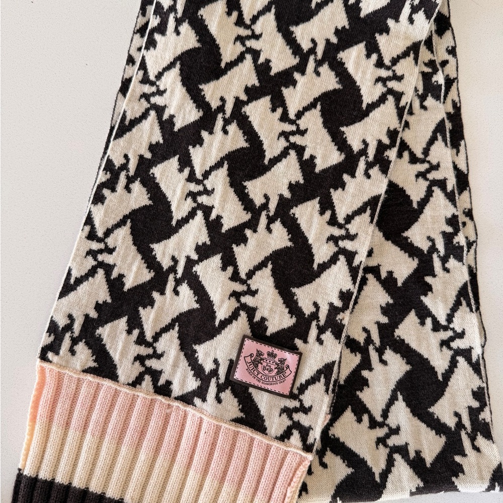 Juicy Couture Black and Cream Houndstooth Scarf